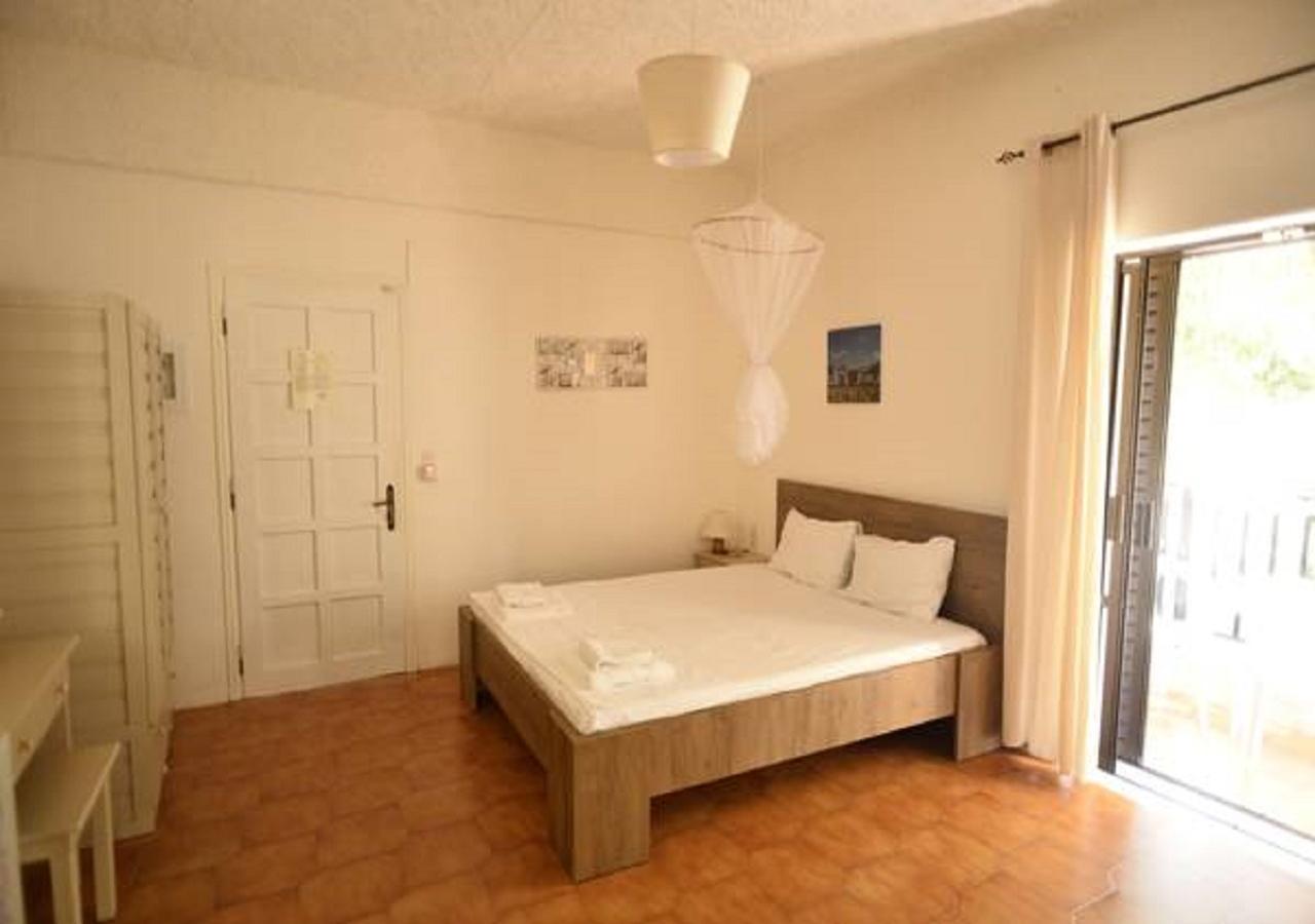 Andy'S Gardens Apartment Gerani  Bagian luar foto