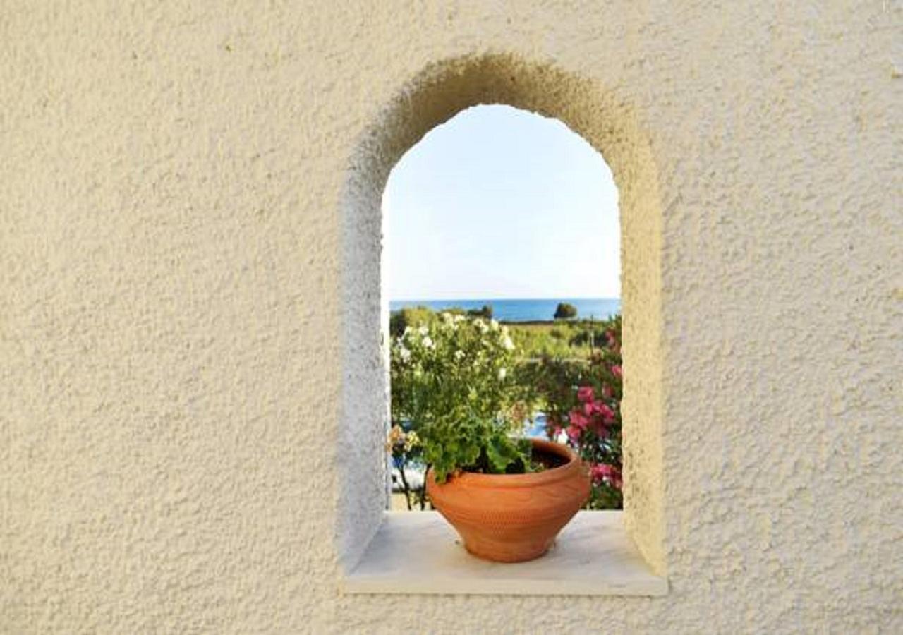 Andy'S Gardens Apartment Gerani  Bagian luar foto